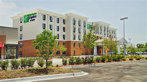 Holiday Inn Express & Suites Chicago West.
